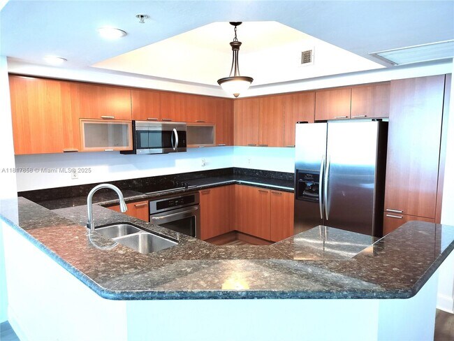 Building Photo - 14951 Royal Oaks Ln