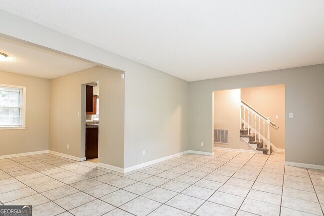 Building Photo - 1563 Cardinal Rd
