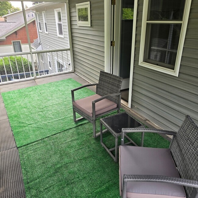 Building Photo - 747 Cheever Ave