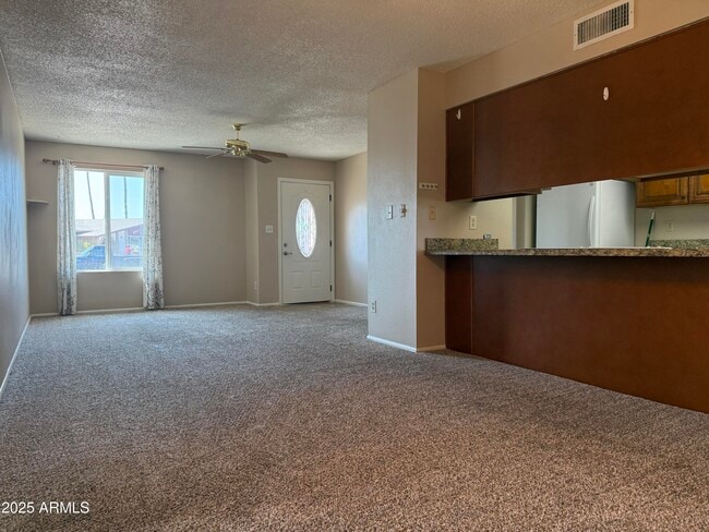 Building Photo - 2650 W Isabella Ave