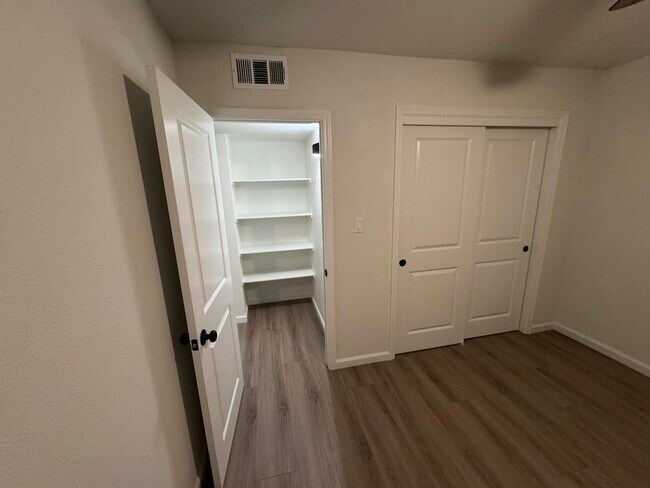 Building Photo - 2130 N Glenn Ave