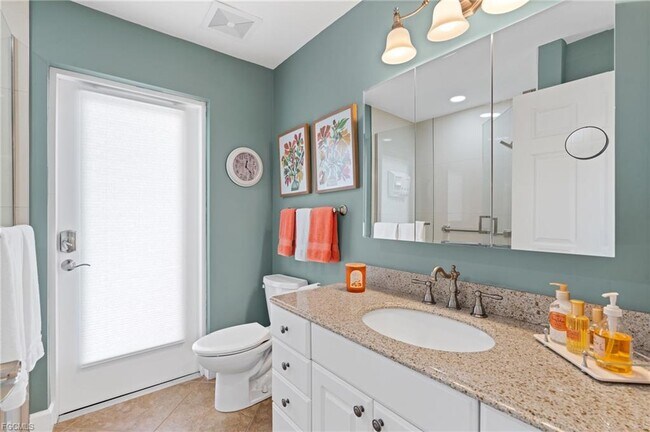 Building Photo - 858 Hatchee Vista Ln