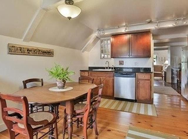 Building Photo - 20 Horton St