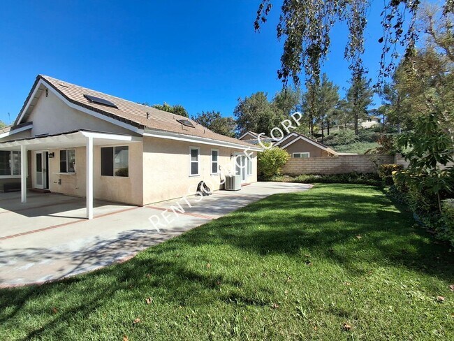 Building Photo - 23910 Clayton Ct