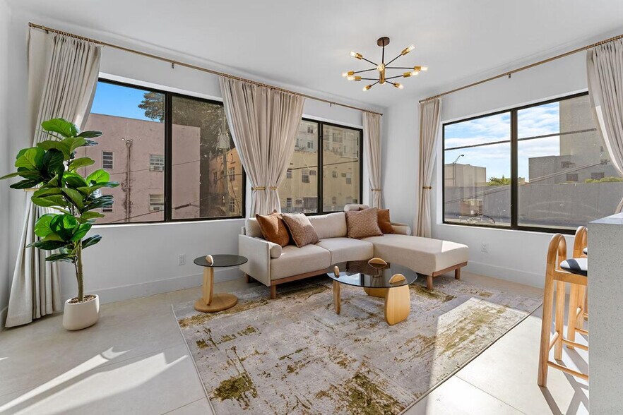 Building Photo - 1210 SW 3rd St