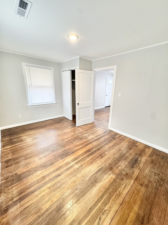 Building Photo - 2629 E Victory Ct