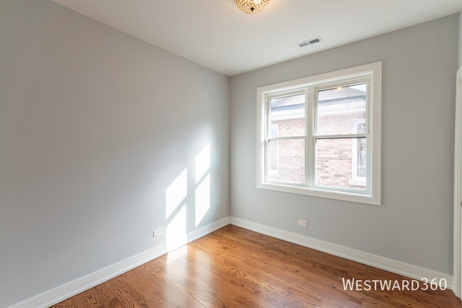 Building Photo - 3461 N Oconto Ave