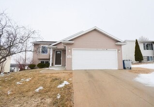 Building Photo - Great NW Home with Fenced Yard Near Gibbs Elementary