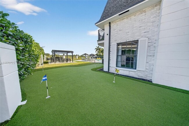 Building Photo - 4312 NE 22nd Ave