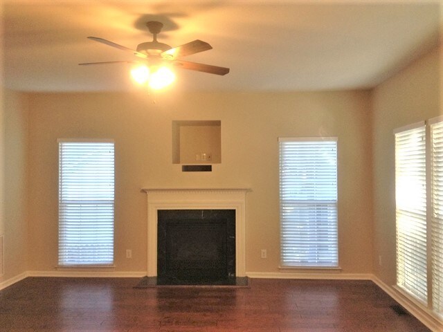 Building Photo - 5909 Bearoak Ln