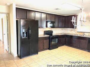 Building Photo - 777 Great Oaks Dr