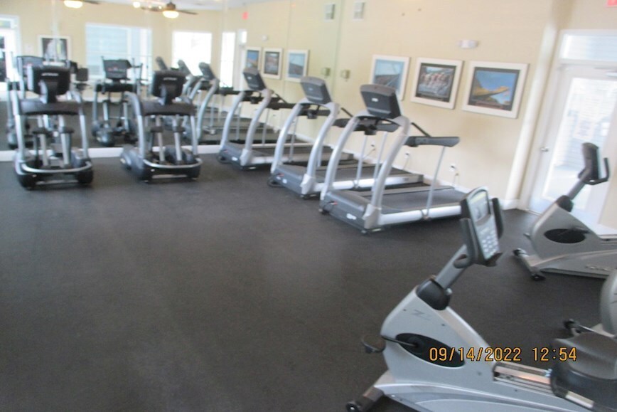 Building Photo - 2592 Grassy Point Dr