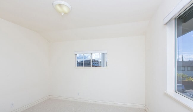 Building Photo - Mililani Mauka - 4bdrm/3bath with attached garage Single Family Home