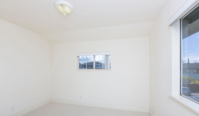 Building Photo - Mililani Mauka - 4bdrm/3bath with attached...