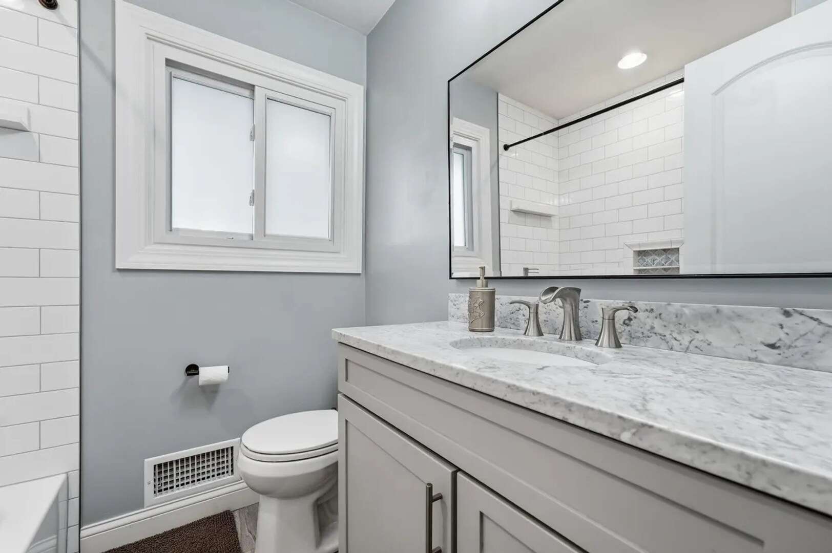 Building Photo - 4626 4th St NE