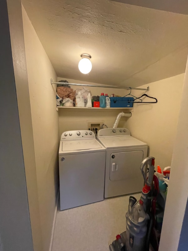 Building Photo - 421 Dodge St