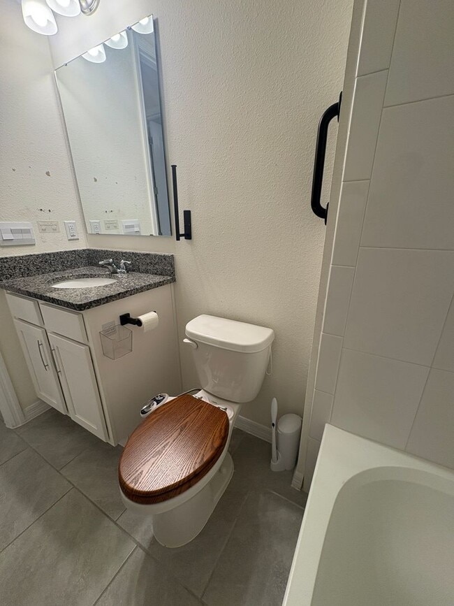 Building Photo - Charming 2-Bed 2-Bath Home plus Flex Room -  55+ community