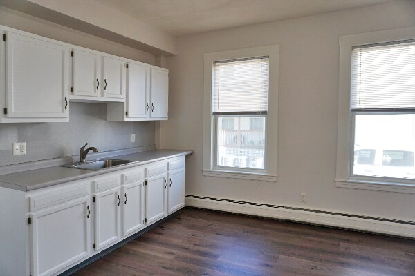 Building Photo - 252 Ash St