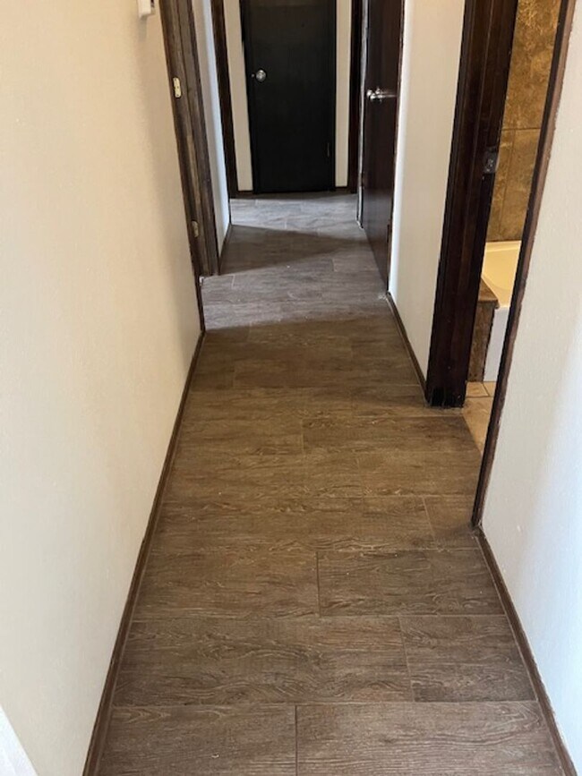 Building Photo - 3200 Wind Song Dr