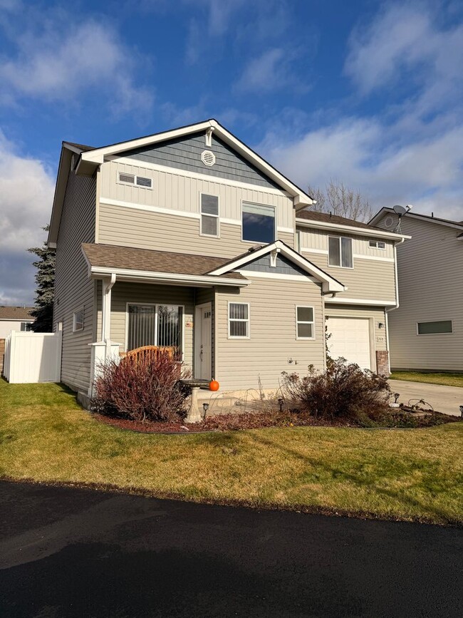 Building Photo - Home in the Landings