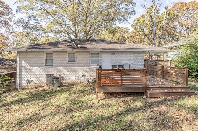 Building Photo - 2456 Harwood Dr