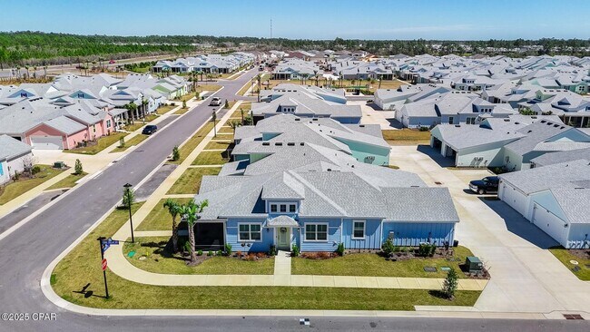 Building Photo - 9017 Parrot Pl