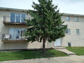 Building Photo - 5847 W 87th St