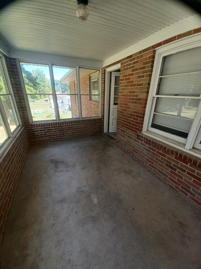 Building Photo - 3351 Wismer Rd