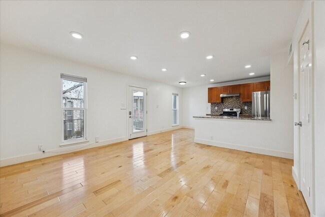 Building Photo - 2/1 Windsor Park Condo - Available Now!