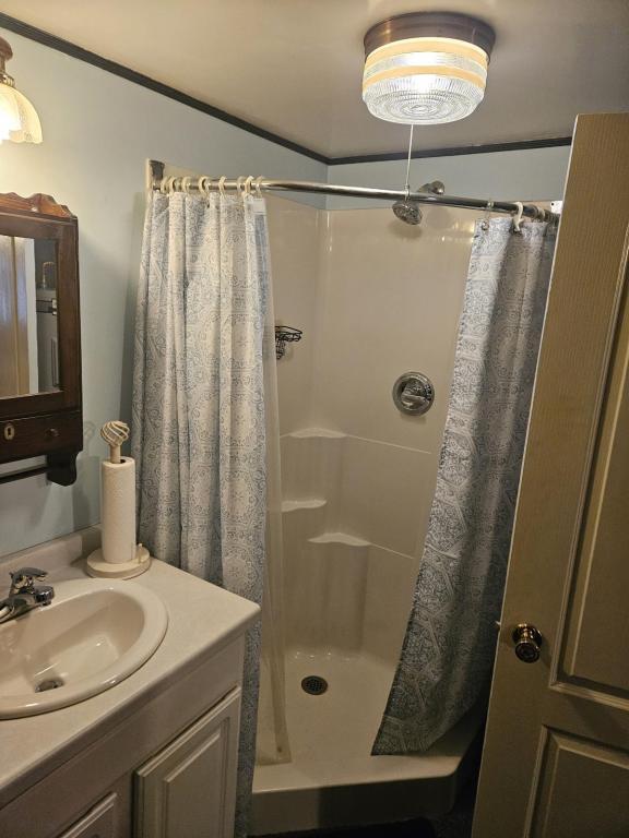 Building Photo - 502 Lulu Ave