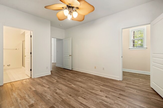 Building Photo - Ground Level 2-bed, 2-bath Condo in Provid...