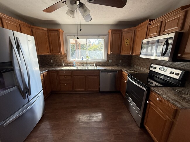 Building Photo - 602 Mitchell Dr