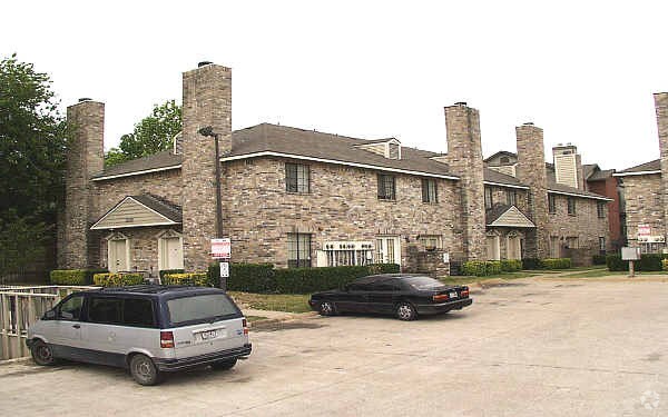 Building Photo - Patito Place Townhomes