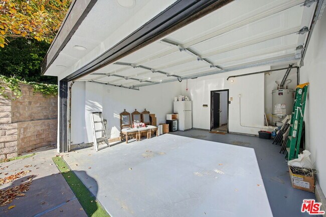 Building Photo - 2846 Royston Pl