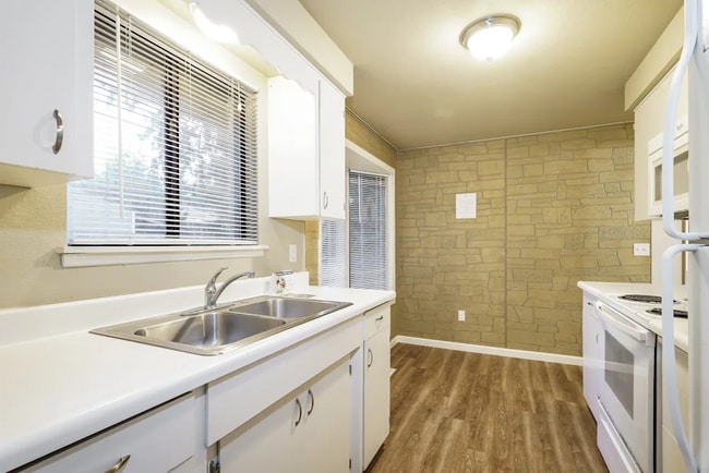 Building Photo - 14718 104th Ave E