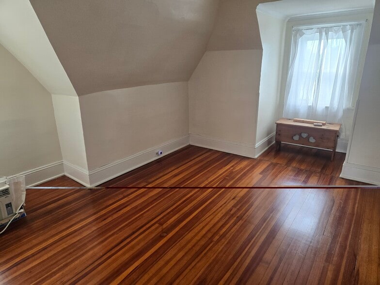 2nd bedroom - 1702 Penn Ave
