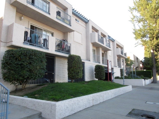 Building Photo - Baird Apartments