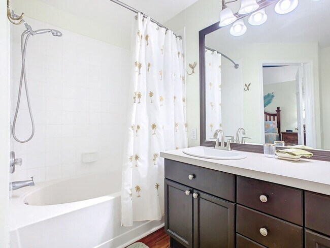 Building Photo - 2314 Silver Palm Dr