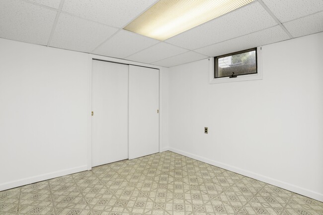 Building Photo - 148 Old Mill Rd