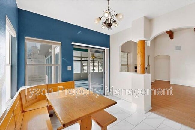 Building Photo - 10139 Arroyo Crest Dr NW