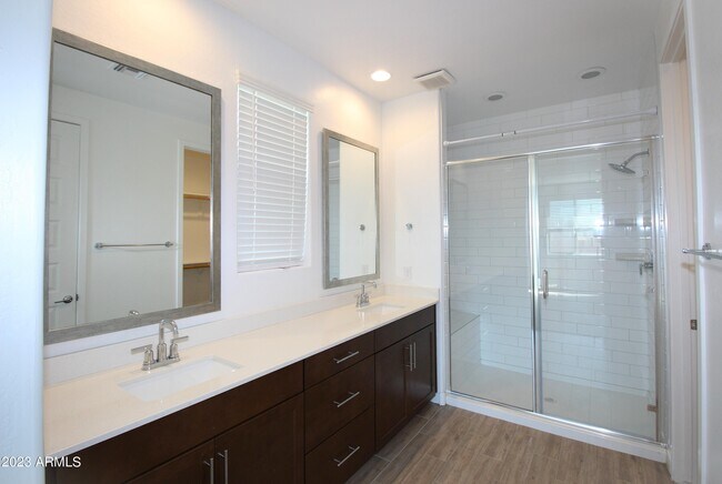 Building Photo - 12463 W Kaler Dr