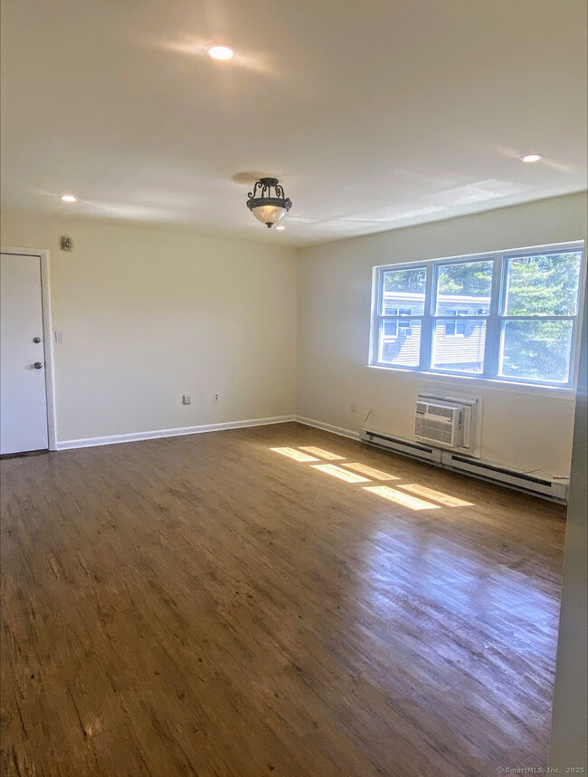 Building Photo - 101 Belair Dr