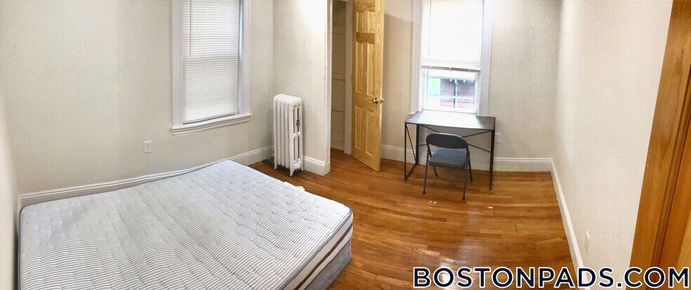 Building Photo - 12 Logan St