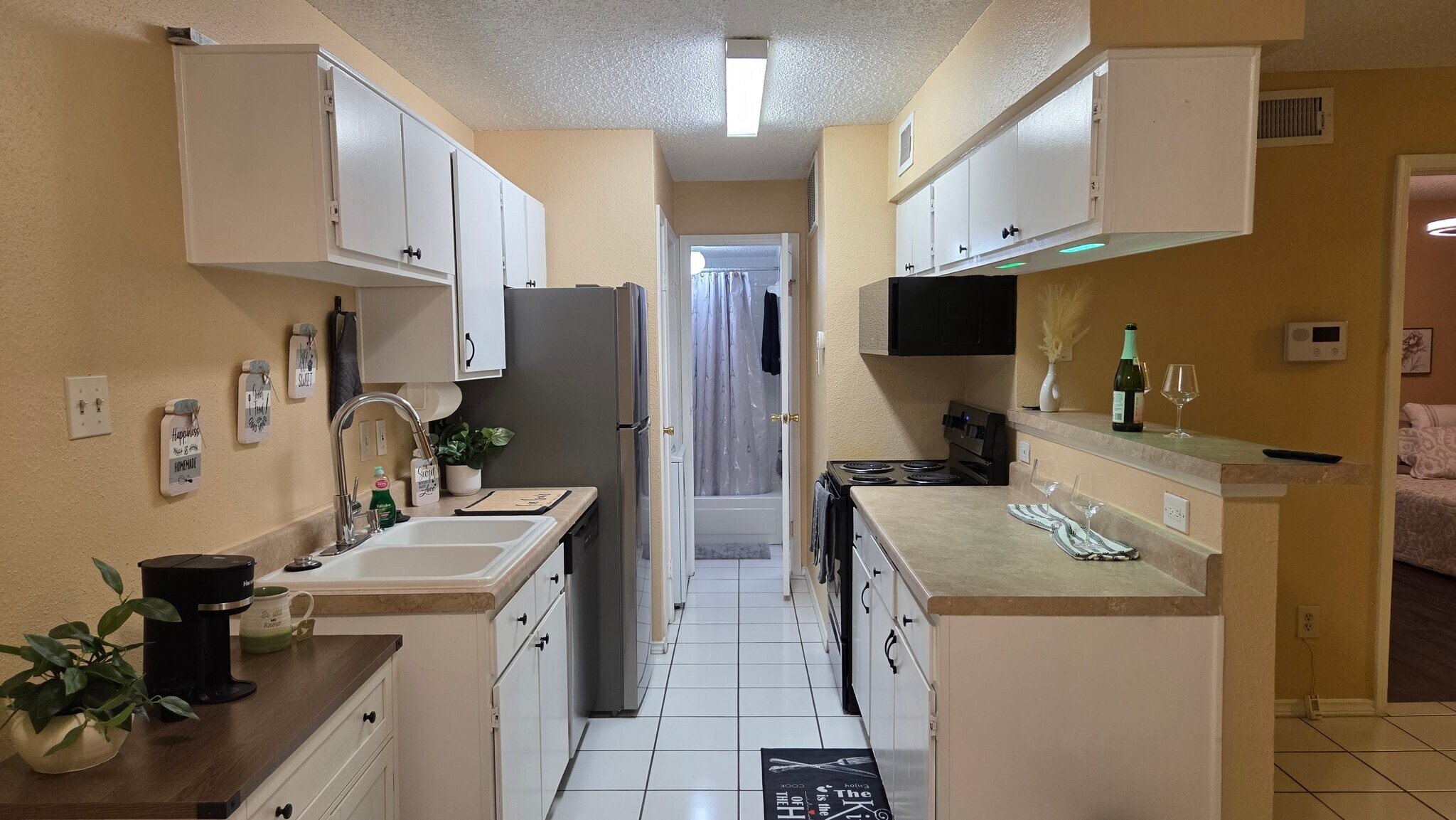 Building Photo - 2750 Holly Hall St