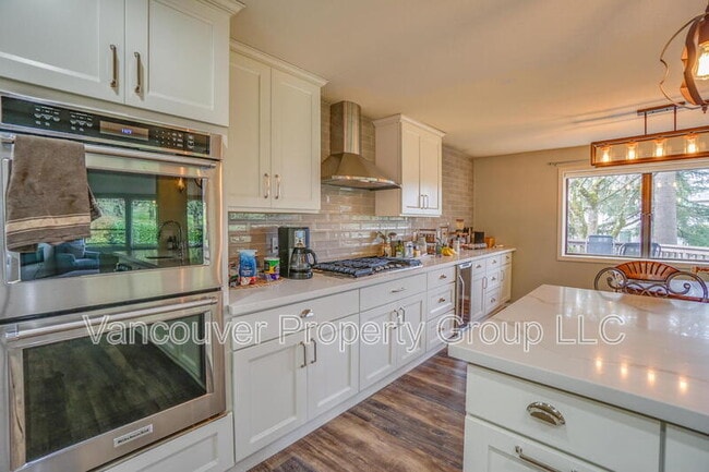 Building Photo - 2208 SE 130th Ave