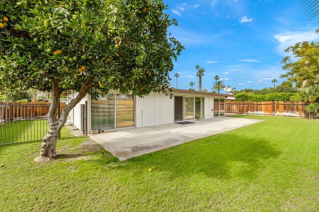 Building Photo - 71996 Vista Del Rio