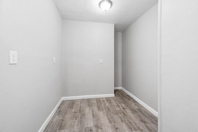 Building Photo - 14315 Swanfield Dr