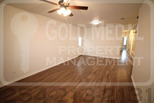 Building Photo - 5105 Red Rose Xing