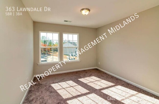 Building Photo - Luxurious Living in the Heart of Heather H...