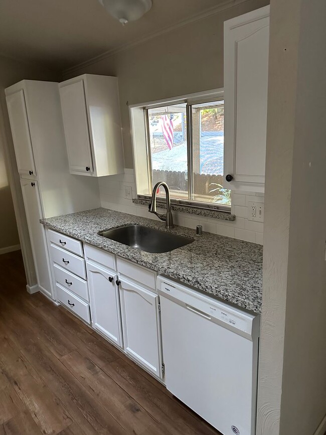 Building Photo - 14667 Bridgeport Cir